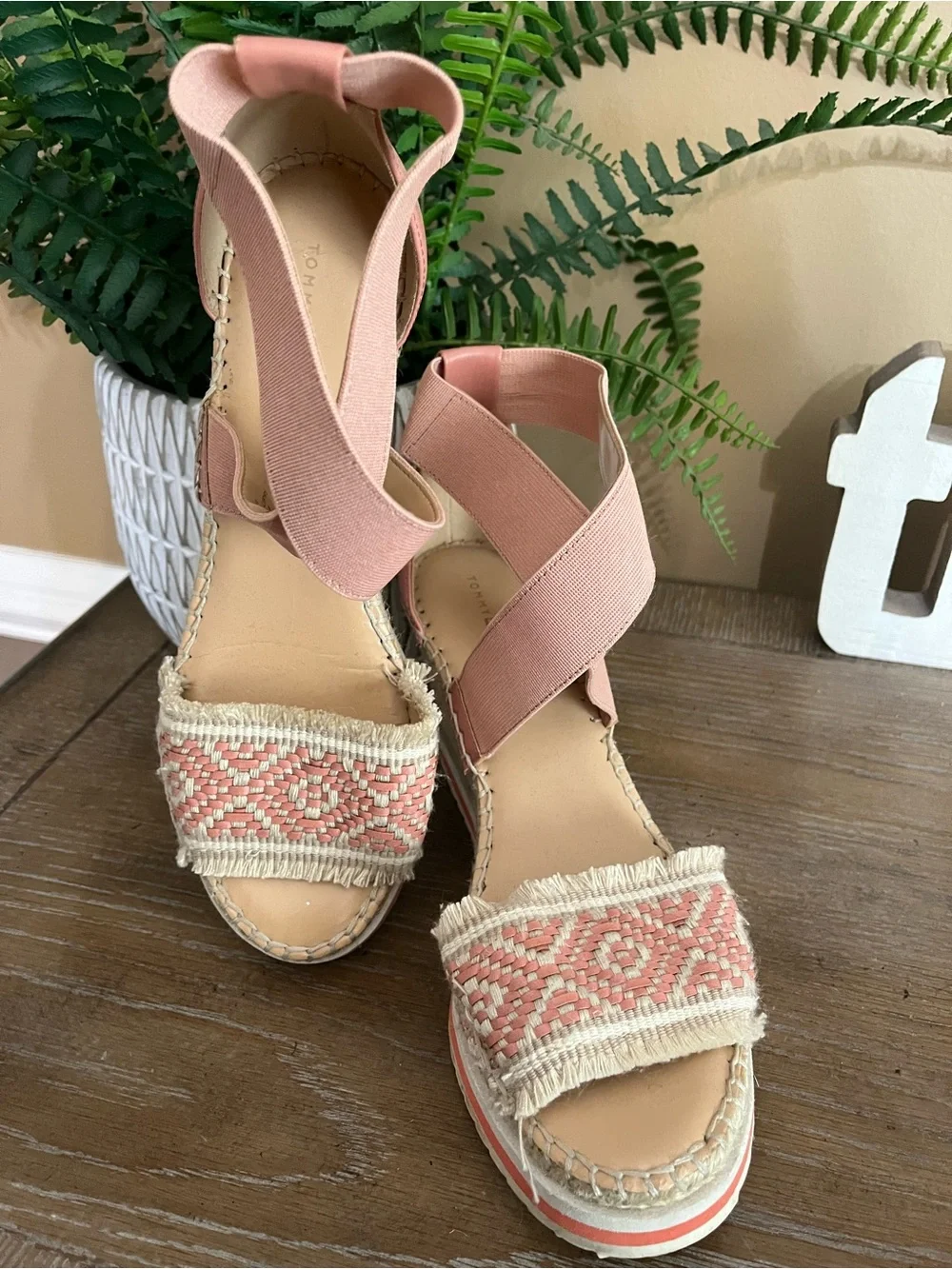 Tommy Hilfiger Yemina Coral Stacked Heel Wedge Espadrille Sandals Size 7.5
